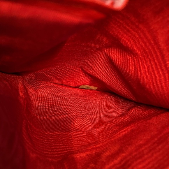 Chanel CC Kiss-lock red leather wallet - Picture 10 of 16